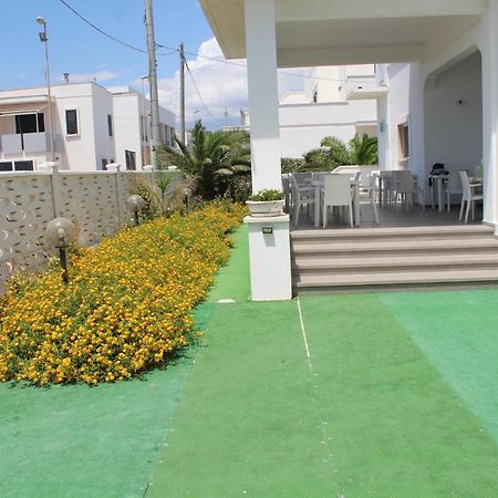 Estasi Sul Mare Bed & Breakfast Porto Cesareo Bagian luar foto