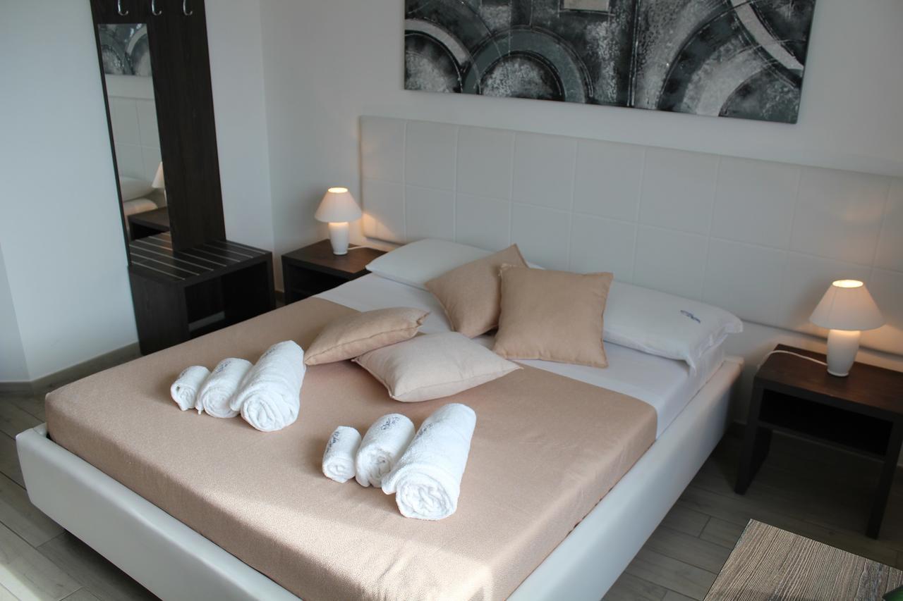 Estasi Sul Mare Bed & Breakfast Porto Cesareo Bagian luar foto